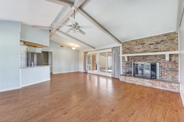 105 Mohican Trail, Gainesville, TX 76240