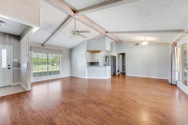 105 Mohican Trail, Gainesville, TX 76240