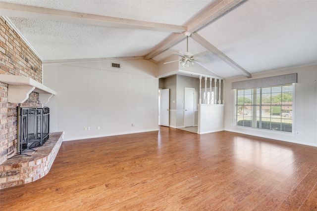105 Mohican Trail, Gainesville, TX 76240