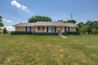 105 Mohican Trail, Gainesville, TX 76240