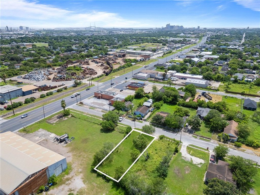 115 Pueblo St, Corpus Christi, TX 78405 — photo 4