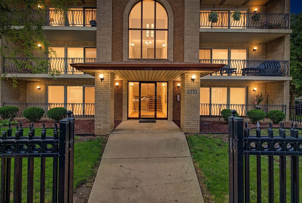 6255 W 63rd Street 1B, Chicago, IL 60638
