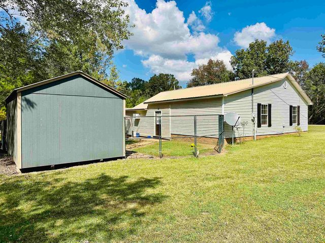 4769 PLEASANT SITE RD, Selmer, TN 38375