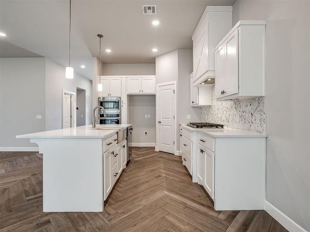 9300 NW 141st Street, Yukon, OK 73099