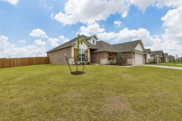 9300 NW 141st Street, Yukon, OK 73099