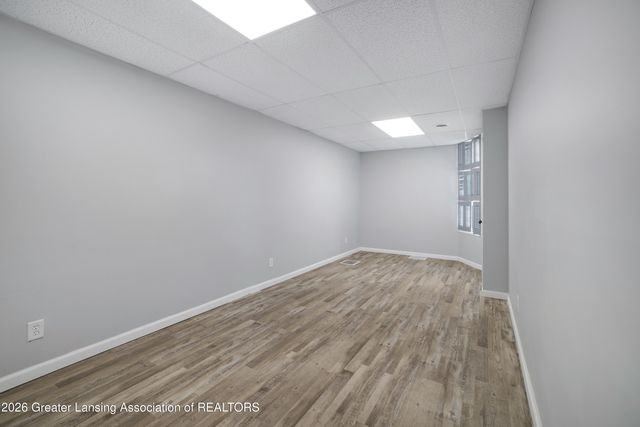 2718 E Grand River Avenue, Lansing, MI 48912