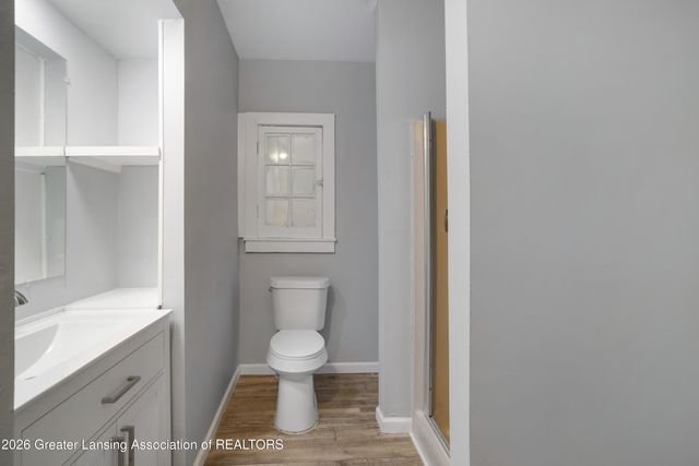 2718 E Grand River Avenue, Lansing, MI 48912