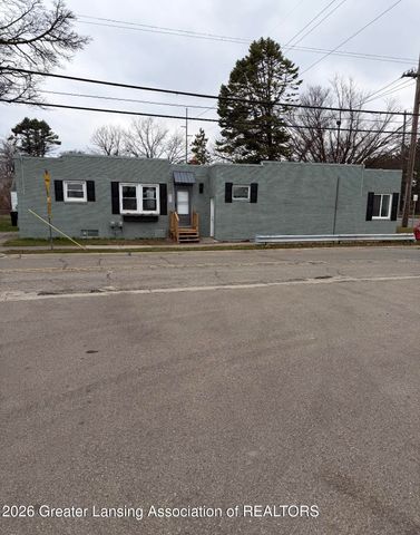 2718 E Grand River Avenue, Lansing, MI 48912