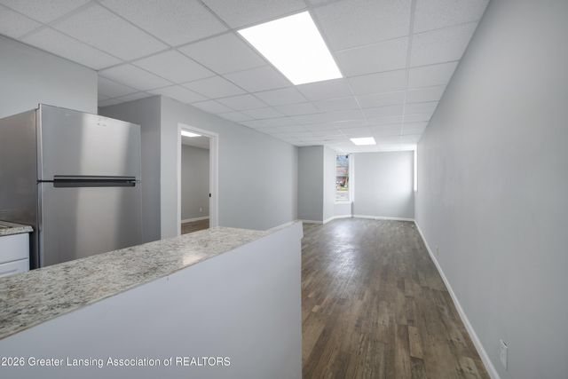 2718 E Grand River Avenue, Lansing, MI 48912