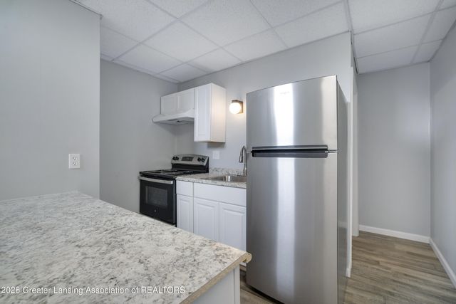 2718 E Grand River Avenue, Lansing, MI 48912