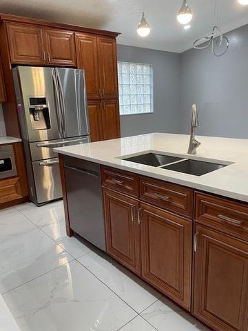 6352 NW 36th Avenue, Coconut Creek, FL 33073