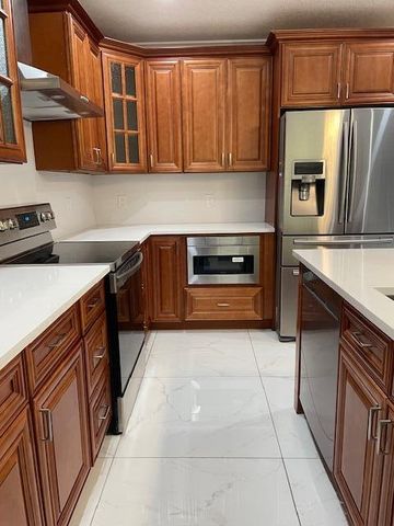 6352 NW 36th Avenue, Coconut Creek, FL 33073