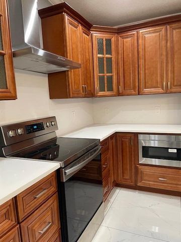 6352 NW 36th Avenue, Coconut Creek, FL 33073