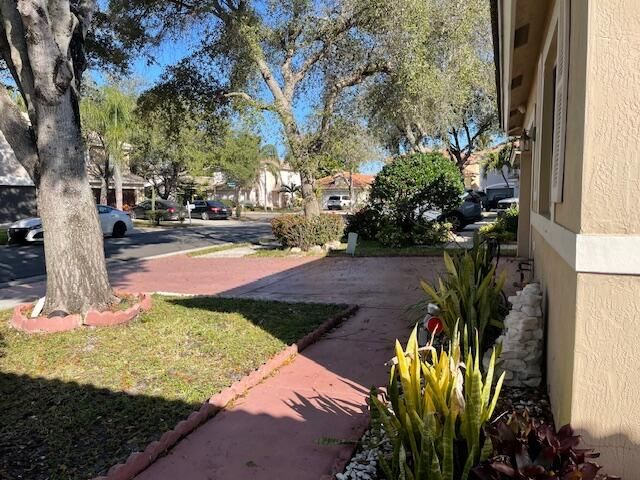 6352 NW 36th Avenue, Coconut Creek, FL 33073