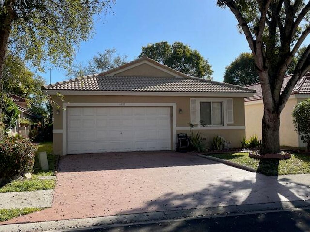 6352 NW 36th Avenue, Coconut Creek, FL 33073