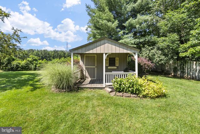 21 AVALON RD, Pennington, NJ 08534