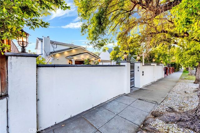 3815 Laurel Canyon, Studio City, CA 91604