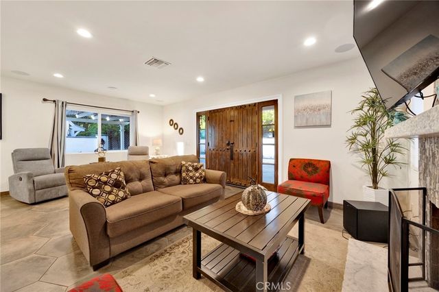 3815 Laurel Canyon, Studio City, CA 91604