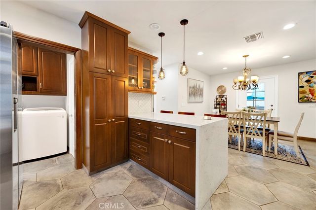 3815 Laurel Canyon, Studio City, CA 91604