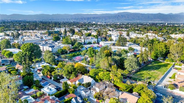 3815 Laurel Canyon, Studio City, CA 91604