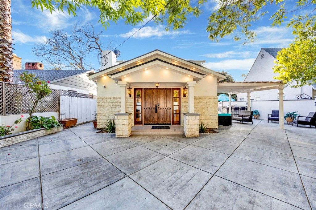3815 Laurel Canyon, Studio City, CA 91604