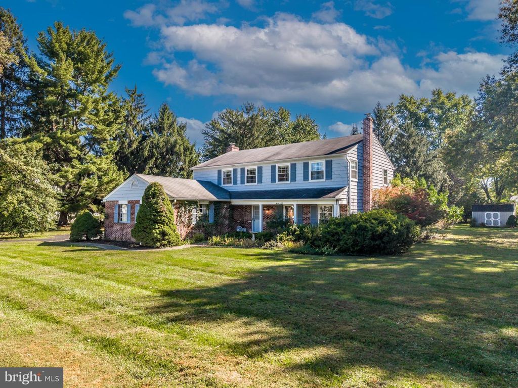 12 FLINTSHIRE RD, Malvern, PA 19355