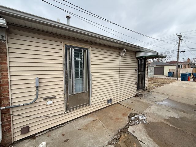 15311 Winchester Avenue, Harvey, IL 60426