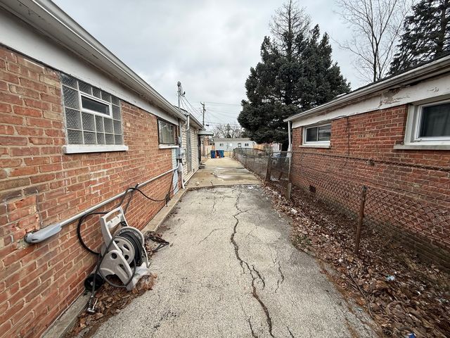 15311 Winchester Avenue, Harvey, IL 60426