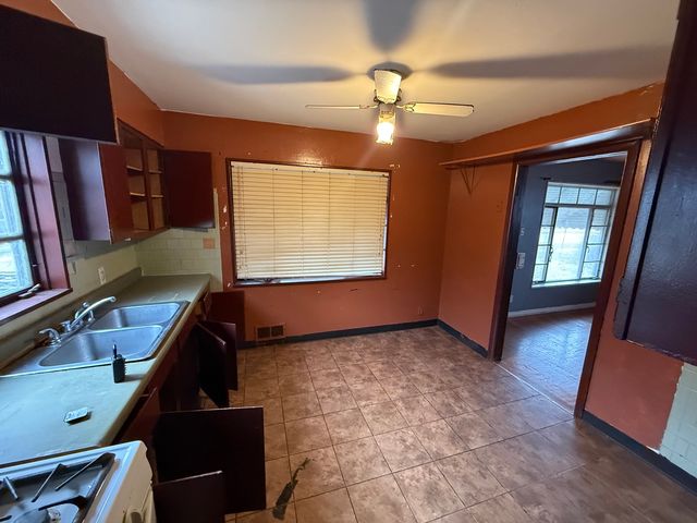 15311 Winchester Avenue, Harvey, IL 60426