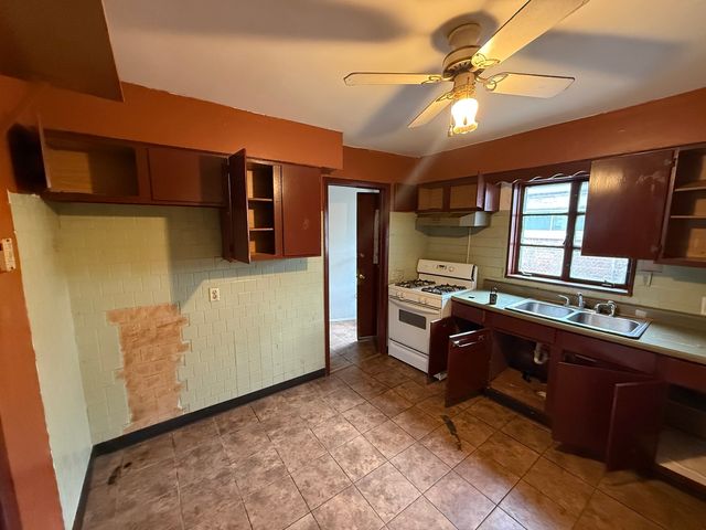 15311 Winchester Avenue, Harvey, IL 60426