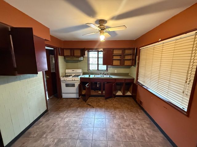 15311 Winchester Avenue, Harvey, IL 60426