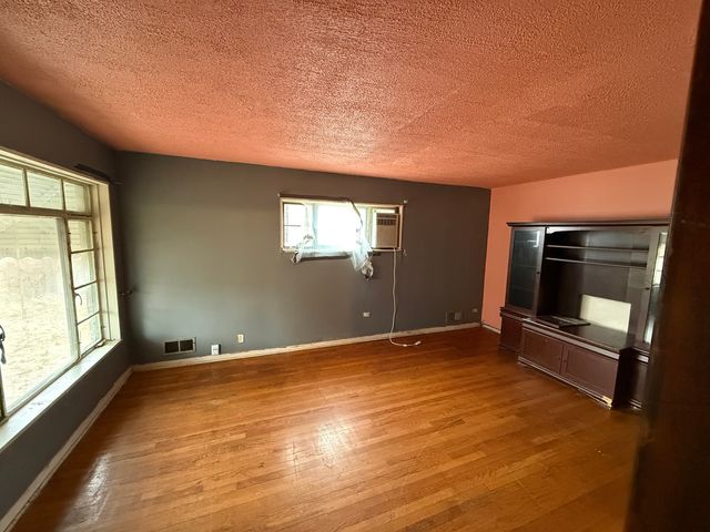 15311 Winchester Avenue, Harvey, IL 60426