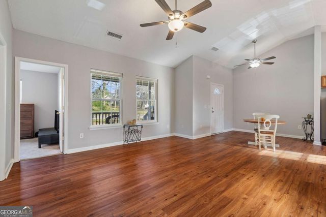 32 Martin Luther King Jr Drive, Commerce, GA 30529