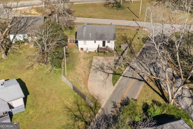 32 Martin Luther King Jr Drive, Commerce, GA 30529