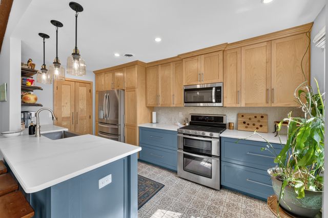 1046 Todd Preis Dr, Nashville, TN 37221