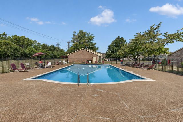 1046 Todd Preis Dr, Nashville, TN 37221