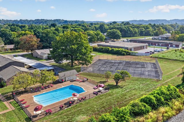 1046 Todd Preis Dr, Nashville, TN 37221