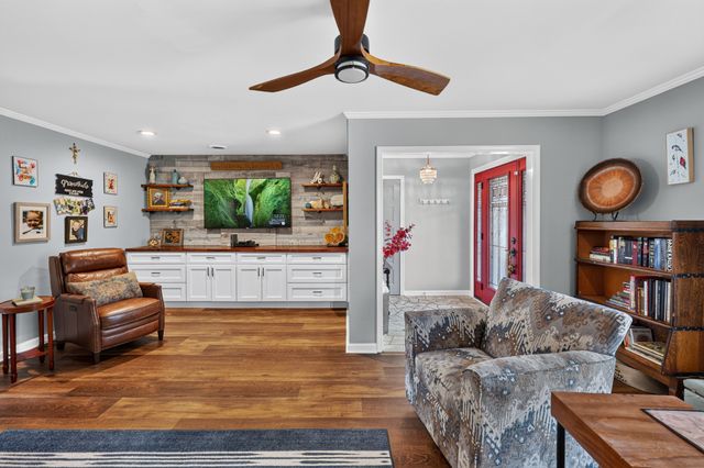1046 Todd Preis Dr, Nashville, TN 37221