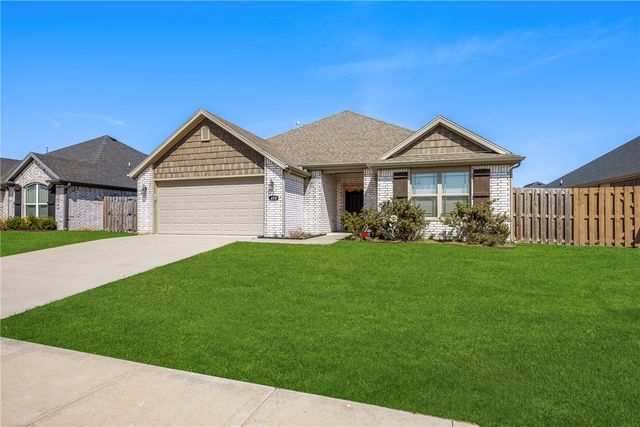 450 Holly Street, Centerton, AR 72719