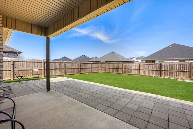 450 Holly Street, Centerton, AR 72719