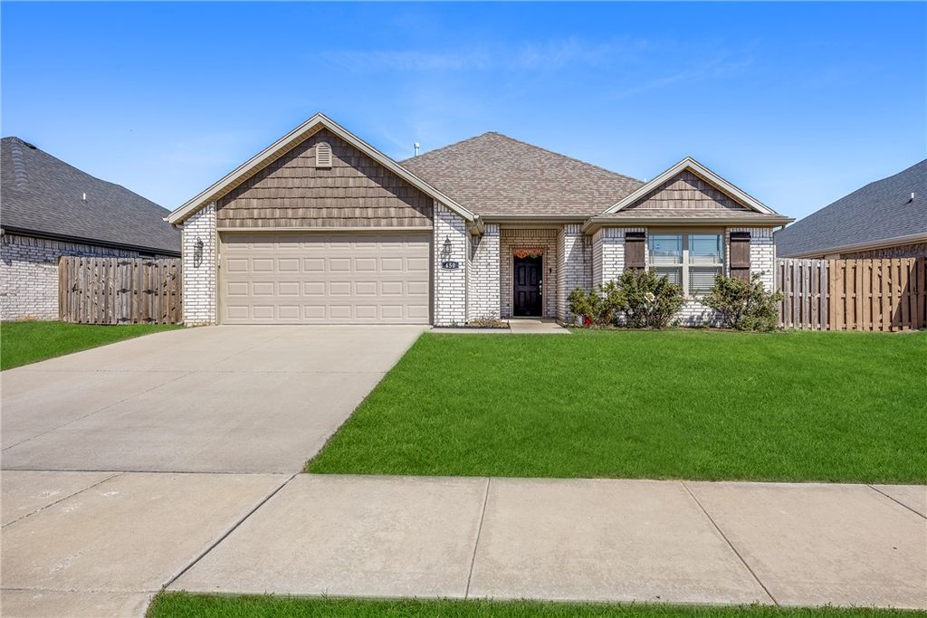 450 Holly Street, Centerton, AR 72719
