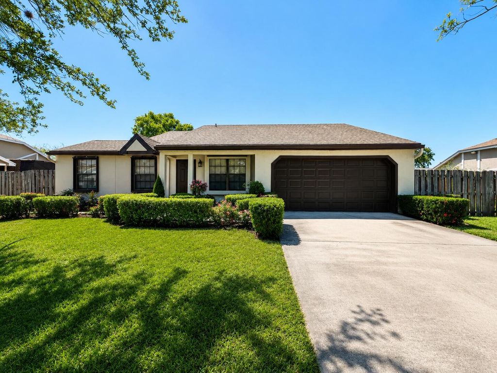 15821 E Wind Circle, Sunrise, FL 33326