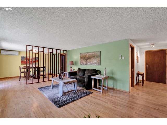 5080 SARATOGA St, Eugene, OR 97405