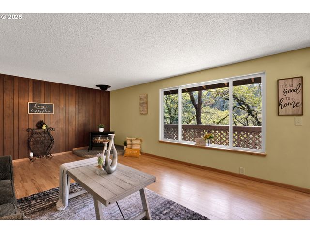 5080 SARATOGA St, Eugene, OR 97405