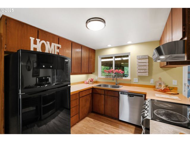 5080 SARATOGA St, Eugene, OR 97405