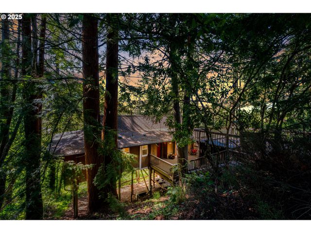 5080 SARATOGA St, Eugene, OR 97405