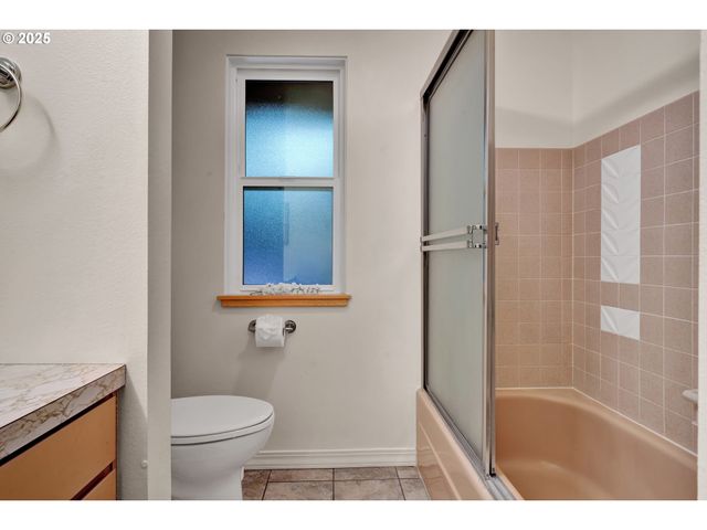 5080 SARATOGA St, Eugene, OR 97405