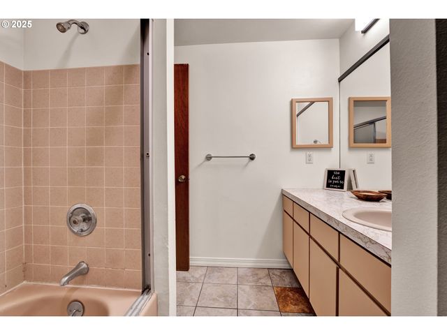 5080 SARATOGA St, Eugene, OR 97405