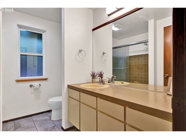 5080 SARATOGA St, Eugene, OR 97405