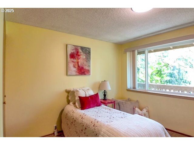 5080 SARATOGA St, Eugene, OR 97405